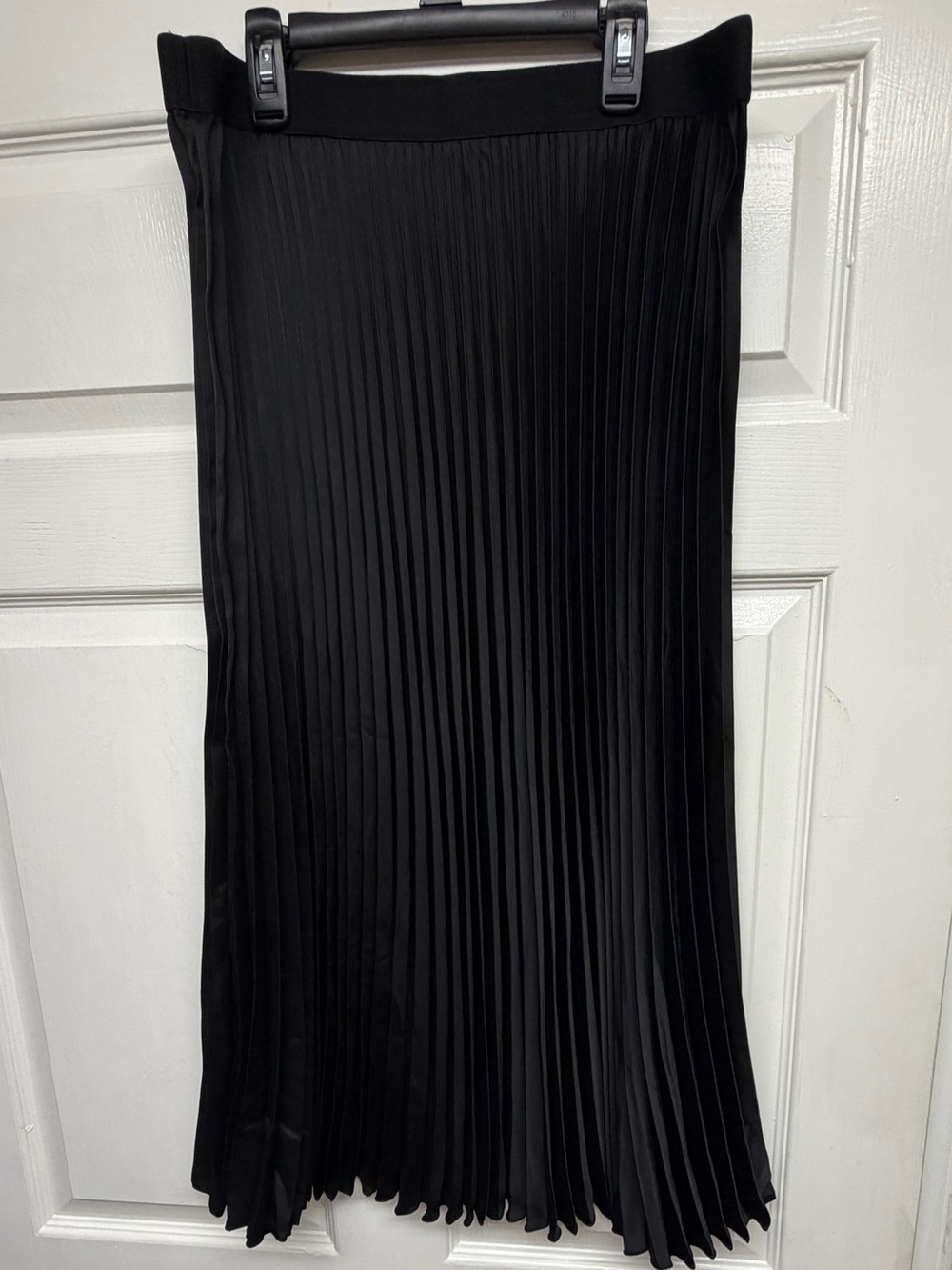 H&M Black Pleated Midi Skirt